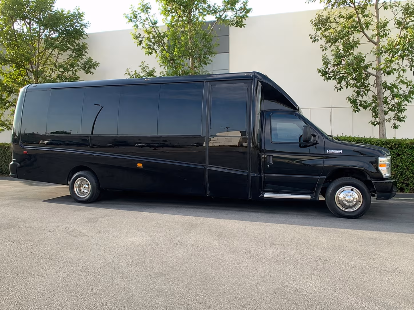 coordinating a charter bus run to memphis for grizzlies games or autozone park
