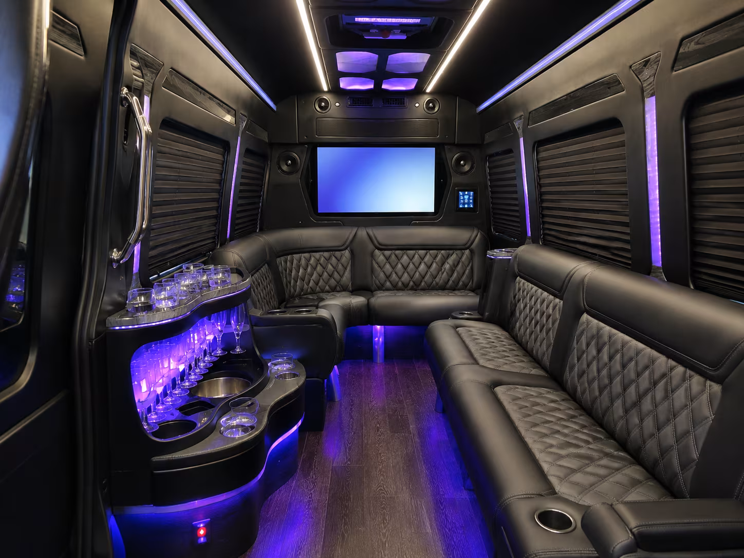 jonesborocharterbuscompany com is how northeast arkansas government coordinators move groups without the hassle