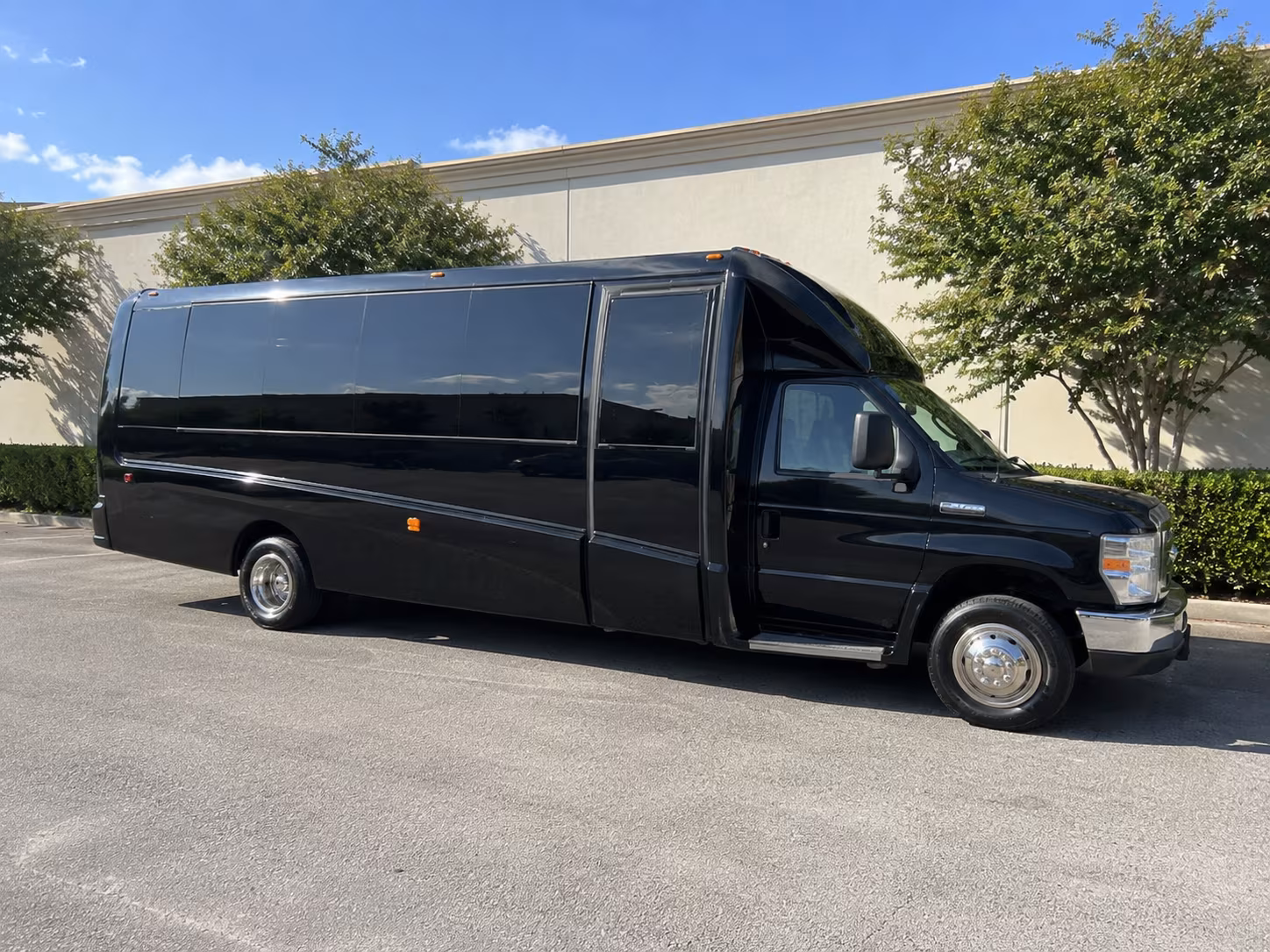 tupelo bus rentals