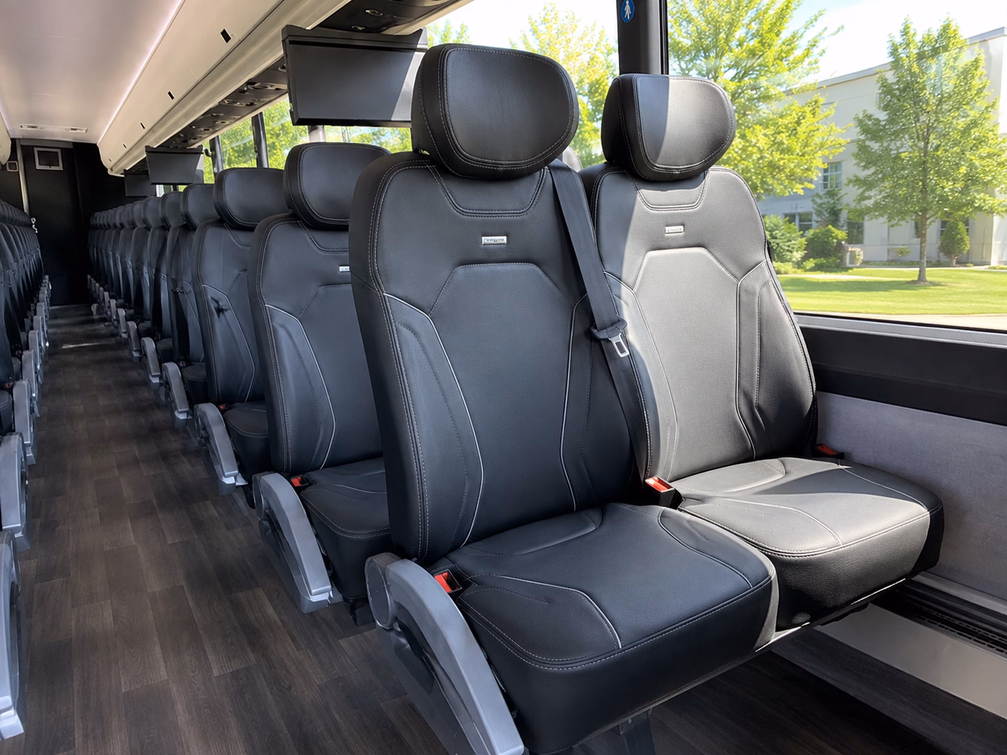 tupelo field trip charter buses with room for the whole class